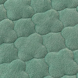 NNEAGS 2X Green 153cm Wide Mattress Cover Thick Quilted Fleece Stretchable Clover Design Bed Spread Sheet Protector with Pillow Covers