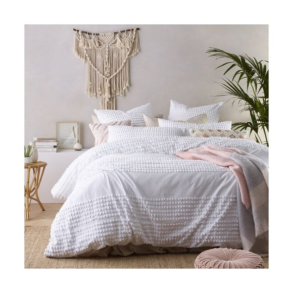 NNEDSZ Betty White Quilt Cover by Vintage Design Homeware Queen