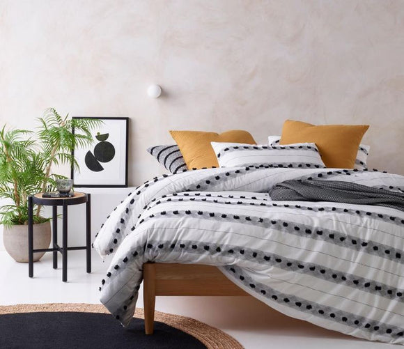 NNEDSZ Serapian Black White Quilt Cover by Vintage Design Homeware Queen