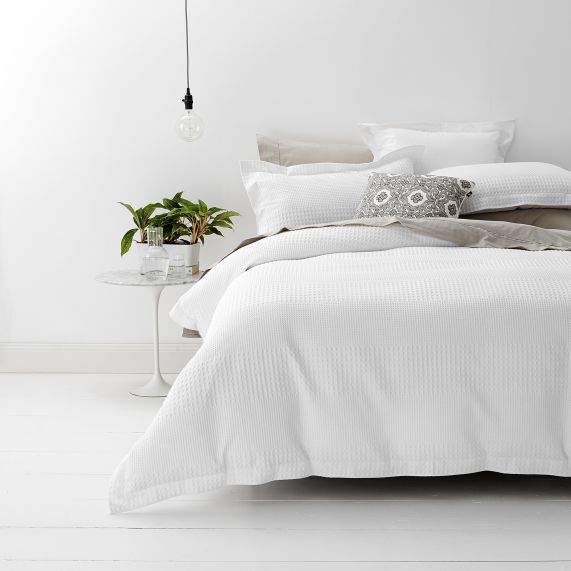 NNEDSZ Elegance Waffle Cotton Jacquard White Quilt Cover Set by Renee Taylor Super King