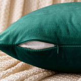 Velvet Emerald Green Throw Pillow Covers Pack of 2 Soft Decorative Square Cushion Covers for Couch Sofa Bed Livingroom Car,40x40Cm