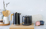 NNEDSZ 2-Slice Bread Toaster in Black w/ Wood Accents