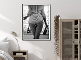 NNEDSZ Wall Art 30cmx40cm Woman Drinking Wine , Black and White, Black Frame Canvas
