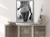 NNEDSZ Wall Art 30cmx40cm Woman Drinking Wine , Black and White, Black Frame Canvas