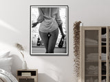 NNEDSZ Wall Art 40cmx60cm Woman Drinking Wine , Black and White, Black Frame Canvas