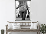 NNEDSZ Wall Art 50cmx70cm Woman Drinking Wine , Black and White, Black Frame Canvas