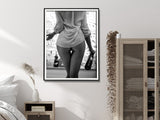 NNEDSZ Wall Art 60cmx90cm Woman Drinking Wine , Black and White, Black Frame Canvas