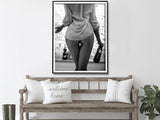 NNEDSZ Wall Art 60cmx90cm Woman Drinking Wine , Black and White, Black Frame Canvas