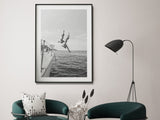 NNEDSZ Wall Art 30cmx40cm Black and White Ocean Jump, Black Frame Canvas