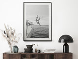 NNEDSZ Wall Art 90cmx135cm Black and White Ocean Jump, Black Frame Canvas