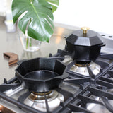 NNEDSZ Cast-Iron Traditional Pot Pre-seasoned Non-stick 21cm