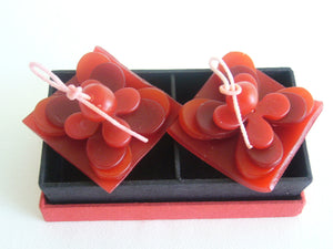NNEDSZ 2 Red Lotus Floating Candles in Red Black Gift Box Set Birthday Xmas Valentine Mothers Day Gift Present