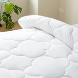 NNEDSZ 100% Premium Bamboo Microfiber Quilt - Queen Size