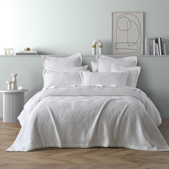 NNEDSZ Bianca Cassiano White Polyester Jacquard Coverlet Set Queen/King