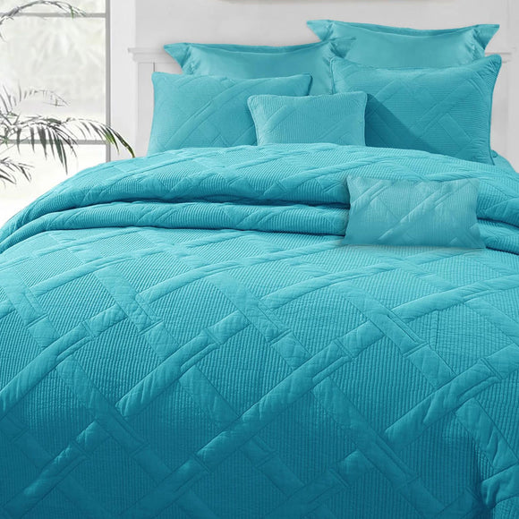 NNEDSZ Ramesses Aqua 7- Piece Air Cloud Bamboo Blend Matelasse Comfort Set Queen