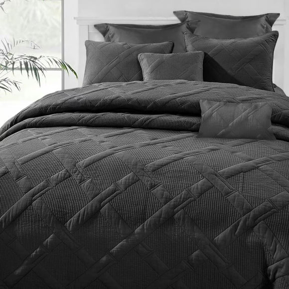 NNEDSZ Ramesses Charcoal 7- Piece Air Cloud Bamboo Blend Matelasse Comfort Set King
