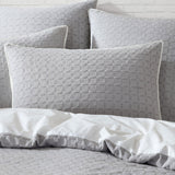 NNEDSZ Platinum Collection Flo Fog Jacquard Geometric Quilt Cover Set King
