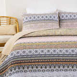 NNEDSZ Crafted Quilted Bedspread and Pillowcases Set: A Testament to Skilled Craftsmanship - Queen size