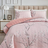 NNEDSZ Versatile Quilted Coverlet and Pillowcases Set: Adapts to Every Season - Queen size