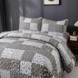 NNEDSZ Bold Quilted bedspread and pillowcovers set: Make a Statement - Queen size
