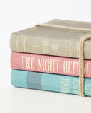 NNEDSZ Christmas Classics Book Stack 33cm