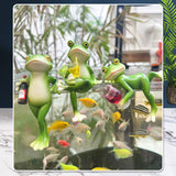 NNEDSZ 2 Pcs Green Realistic Frog with Legs Crossed Pot Hanger - Glass Fish Tank Edge Decor, Outdoor Garden Animal Ornament, Hanging Planter Decoration