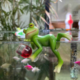 NNEDSZ 2 Pcs Green Realistic Lying Frog Pot Hanger - Glass Fish Tank Edge Decor, Outdoor Garden Animal Ornament, Hanging Planter Decoration