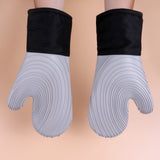 NNEDSZ Green Spiral Pattern Silicone Oven Mitts - Heat Resistant and Non-Slip Design (1 Pair/2 PCS)