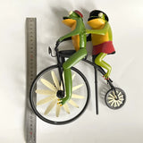 NNEDSZ Whimsical Frog Garden Wind Spinner – Metal Yard Art with Cycling Frogs