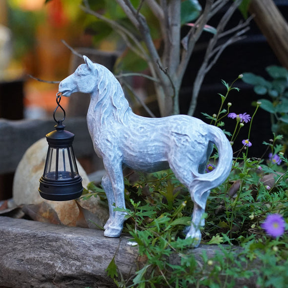 NNEDSZ Grey Solar-Powered Horse Statue with LED Lantern – Rustic Outdoor Garden Ornament