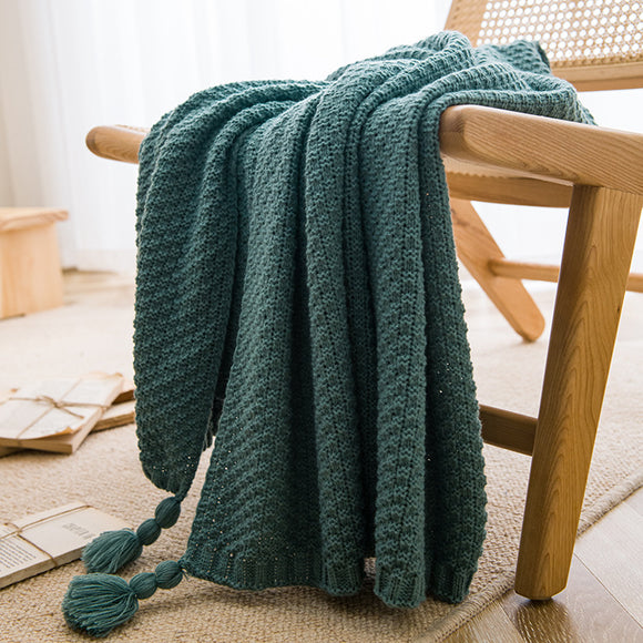 NNEDSZ Dark Green 110cm x 150cm Soft Tassel Throw Blanket for Sofa or Bed, Cozy  Casual Blanket for Office Nap, Minimalist Bed End Cover