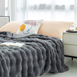 NNEDSZ Dark Grey 100*160cm Plush Toscana Rabbit Hair Throw Blanket - Soft Flannel Fleece for All Seasons, Perfect for Couch & Bed