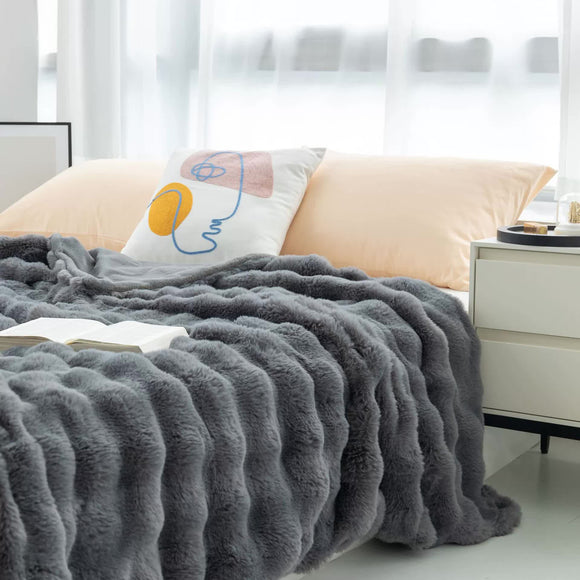 NNEDSZ Dark Grey 100*160cm Plush Toscana Rabbit Hair Throw Blanket - Soft Flannel Fleece for All Seasons, Perfect for Couch & Bed