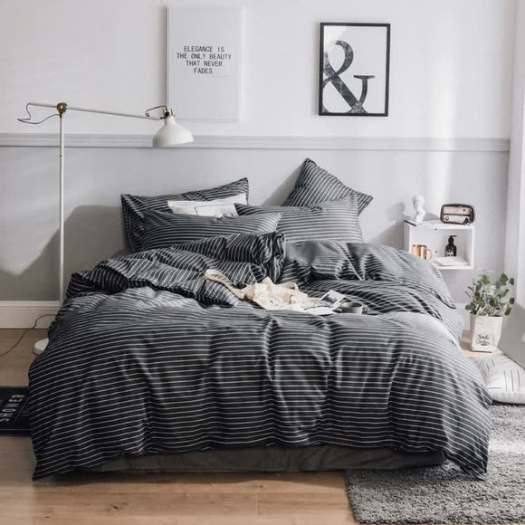 NNEDSZ Black Stripes Three-Piece Bedding Set - Comfortable Polyester with Adjustable Corner Straps (Quilt Cover 173*230CM + Pillowcase 51*76CM*2)