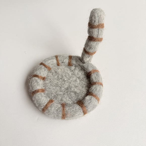 NNEDSZ 2 Pcs Grey Handmade Wool Felt Cat Coasters - Cute Tiger Design, Heat-Resistant Table Mats