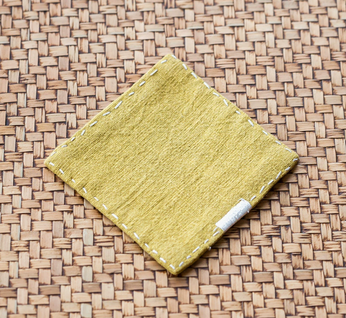 NNEDSZ Yellow Chinese Style Linen Coasters - Set of 4, Hand-Embroidered Tea Mats (9x9cm)