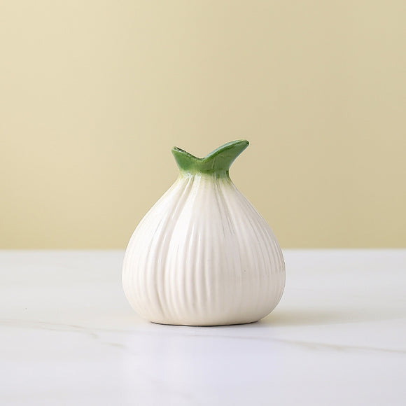NNEDSZ 2 Pcs White Creative Onion-Shaped Ceramic Vase for Hydroponic Plants - Cute INS Style Floral Decor for Living Room or Office