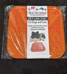 NNEDSZ 1x LIFE IN THE OUTBACK PET LICK PAD - Orange