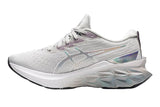 NNEKG Womens Novablast 2 Platinum Running Shoe (Glacier Grey White Size 9.5 US)