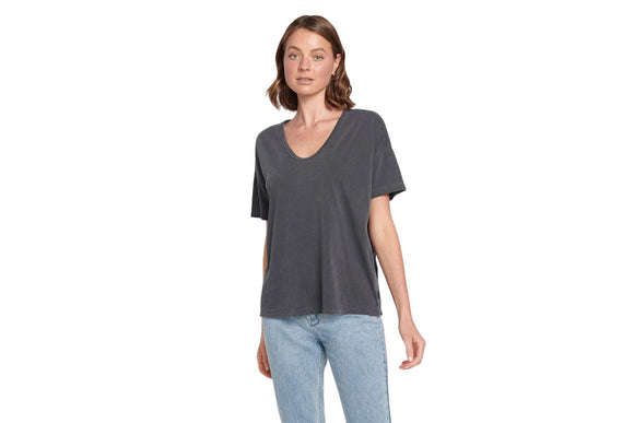 NNEKG Womens Light Scoop Tee (La Femme Nikita Size S)
