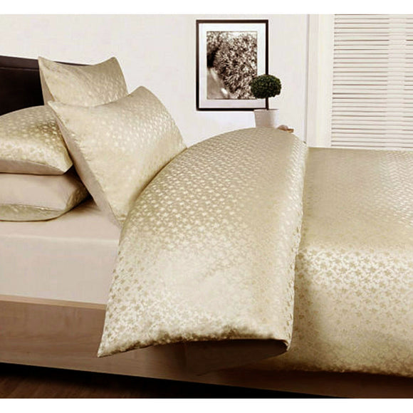 NNEDSZ Accessorize Bouquet Cream Jacquard Quilt Cover Set Double