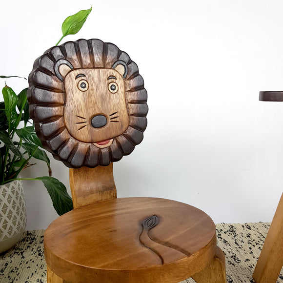 NNEDSZ Kids Wooden Chair Lion