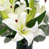 NNEDSZ Premium Faux White Lily In Glass Vase (Tiger Lily Bouquet With Eucalyptus)